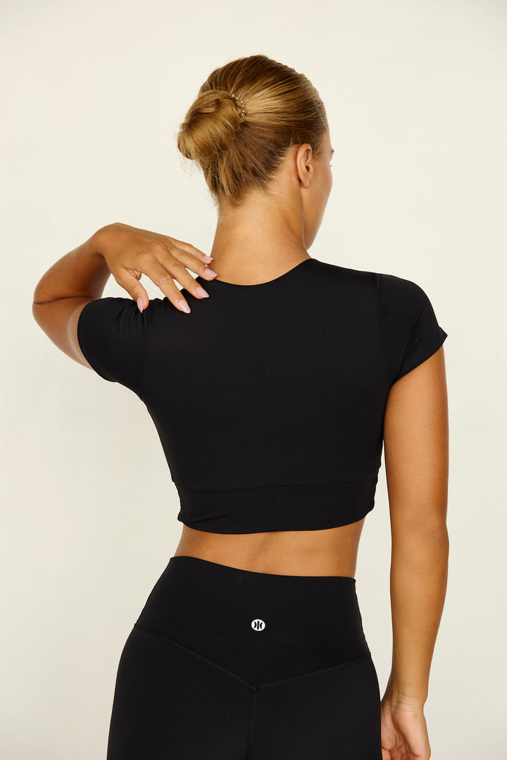 Astoria Live Luxe Front Crossed Quarter-Sleeve Crop - Black