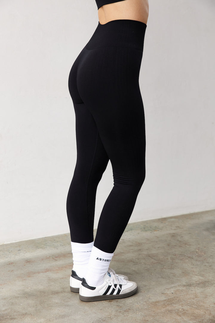 Astoria Contour Seamless Legging - Black