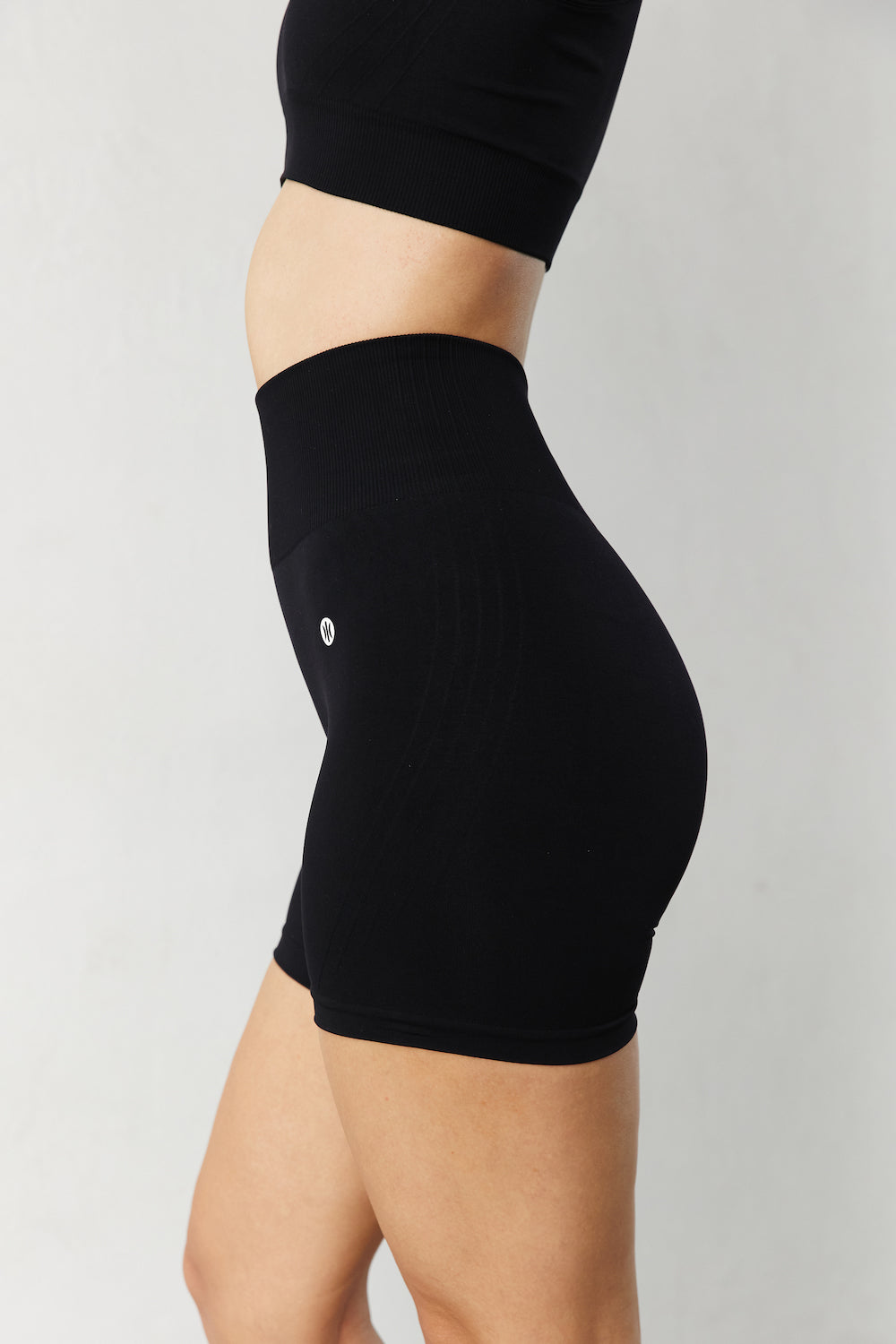 Astoria Contour Seamless Short - Black