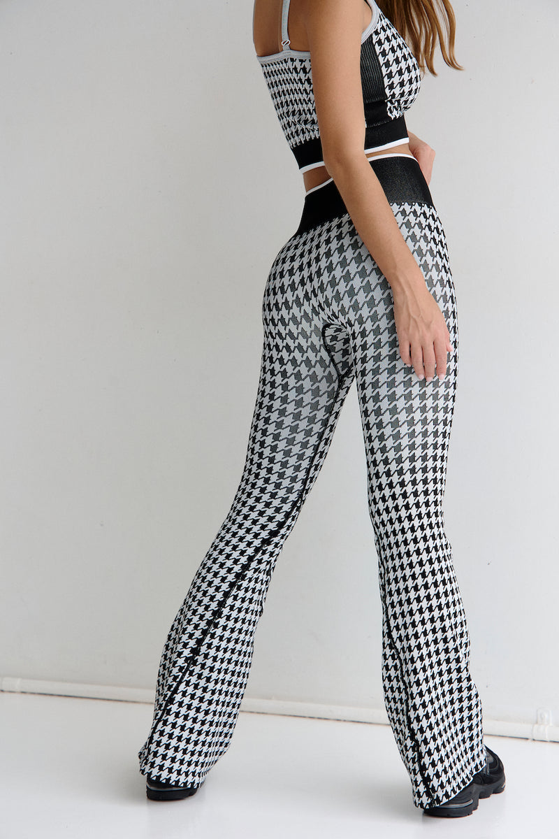 Astoria Seamless Knit Flare - Black/Grey Houndstooth