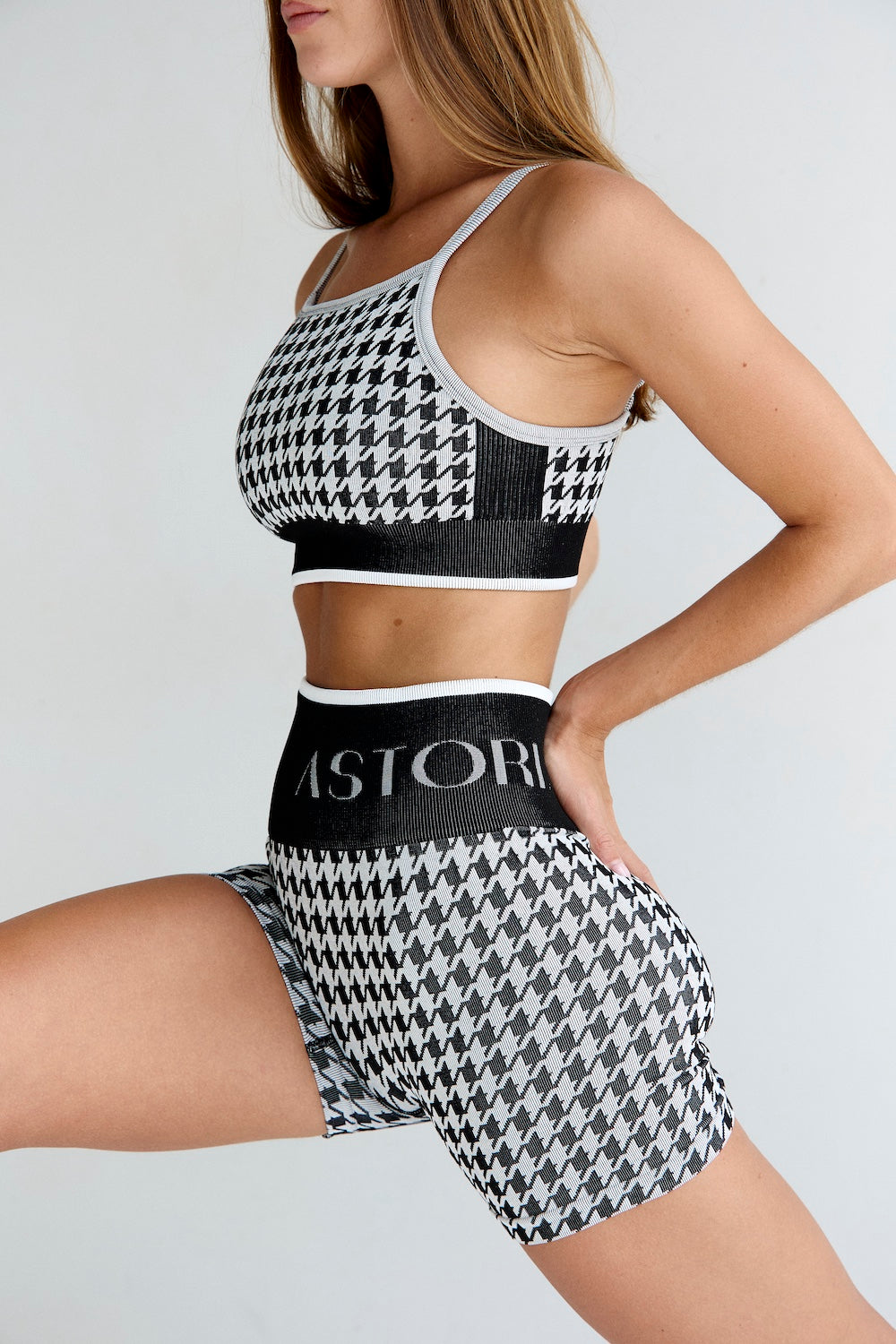 Astoria Seamless Knit Short - Black/Grey Houndstooth