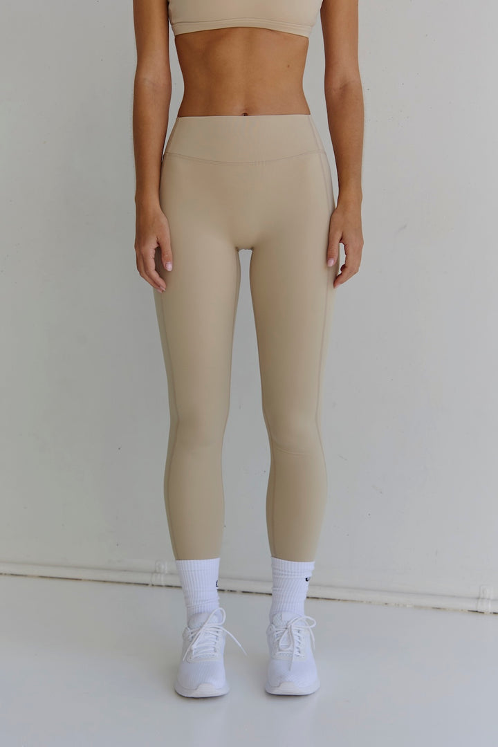 Astoria Luxe Balance Form Legging - Oat