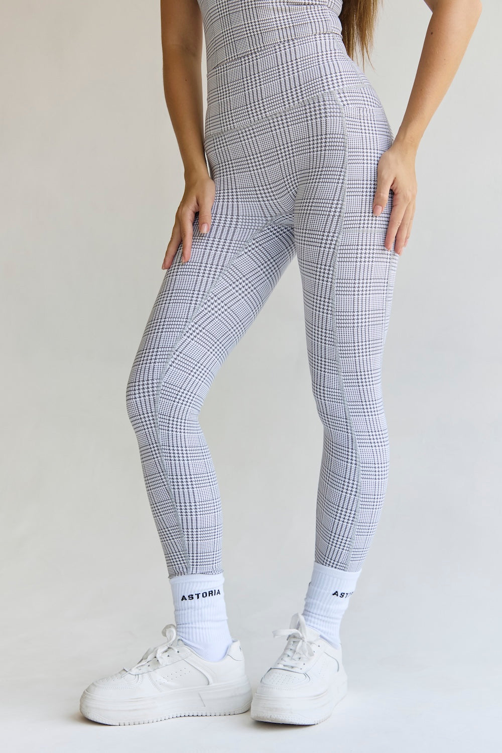 Astoria Airvíve Pocket Legging - Grey Plaid