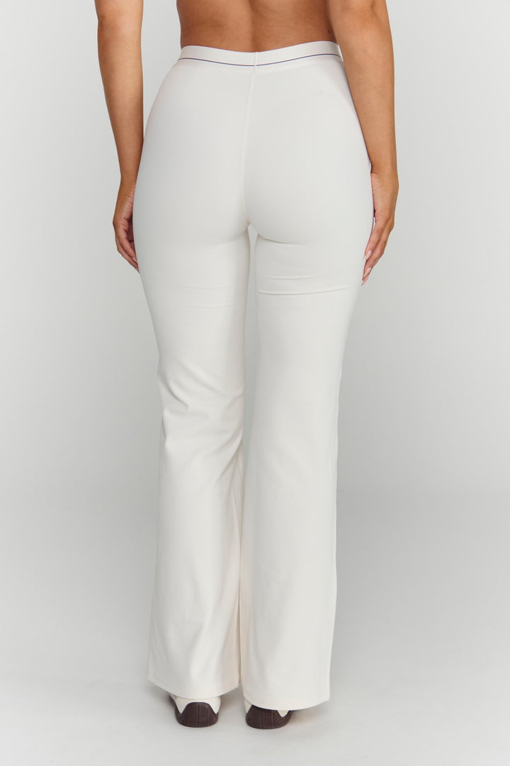 Astoria Airvíve Varsity Straight Legging - Cream