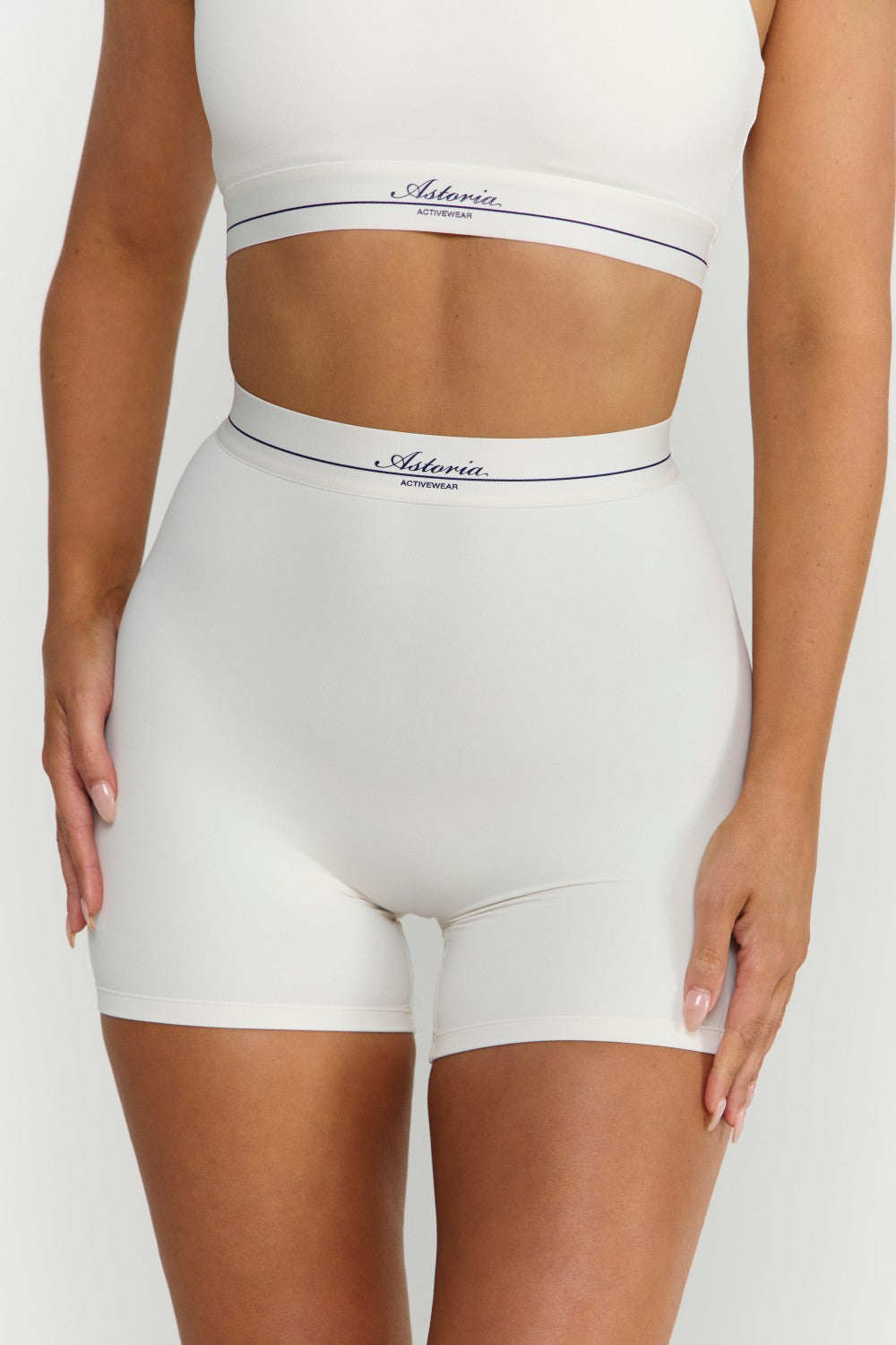 Astoria Airvíve Varsity Short - Cream