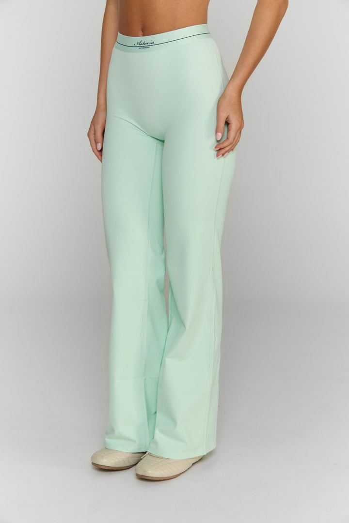 Astoria Airvíve Varsity Straight Legging - Mint