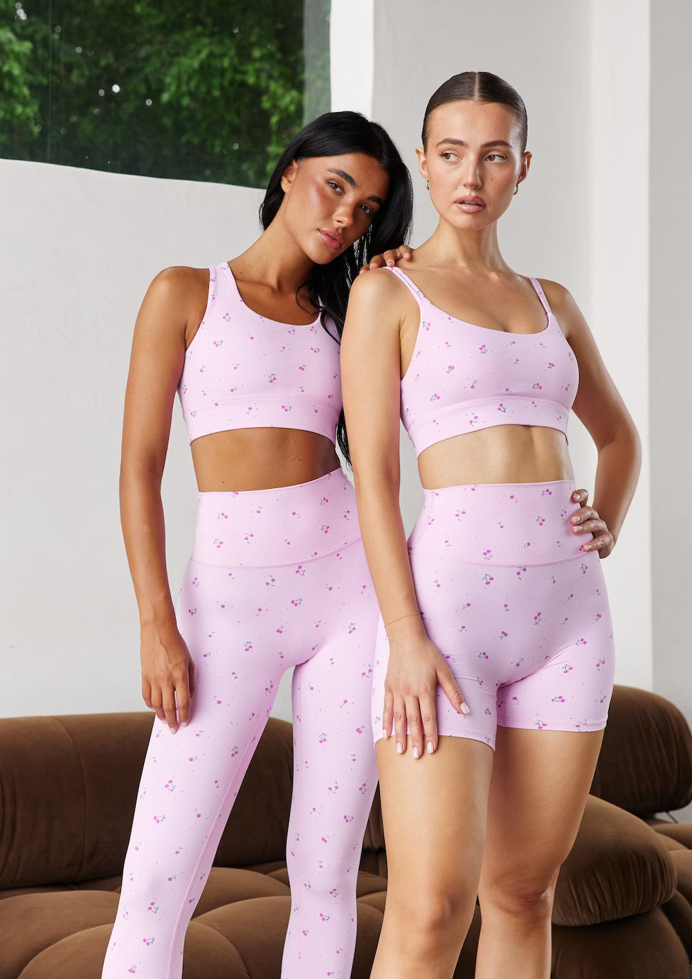 新作Astoria activewear セット　新品未使用 Astoria LUXE BLOSSOM Short - Cherry
