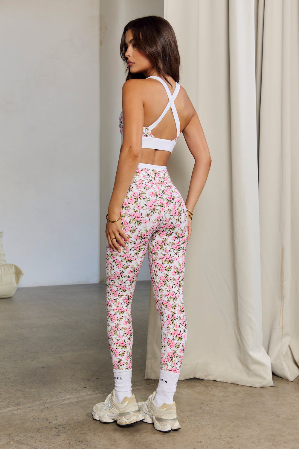 Astoria Luxe Balance Crossover Legging - Fleur