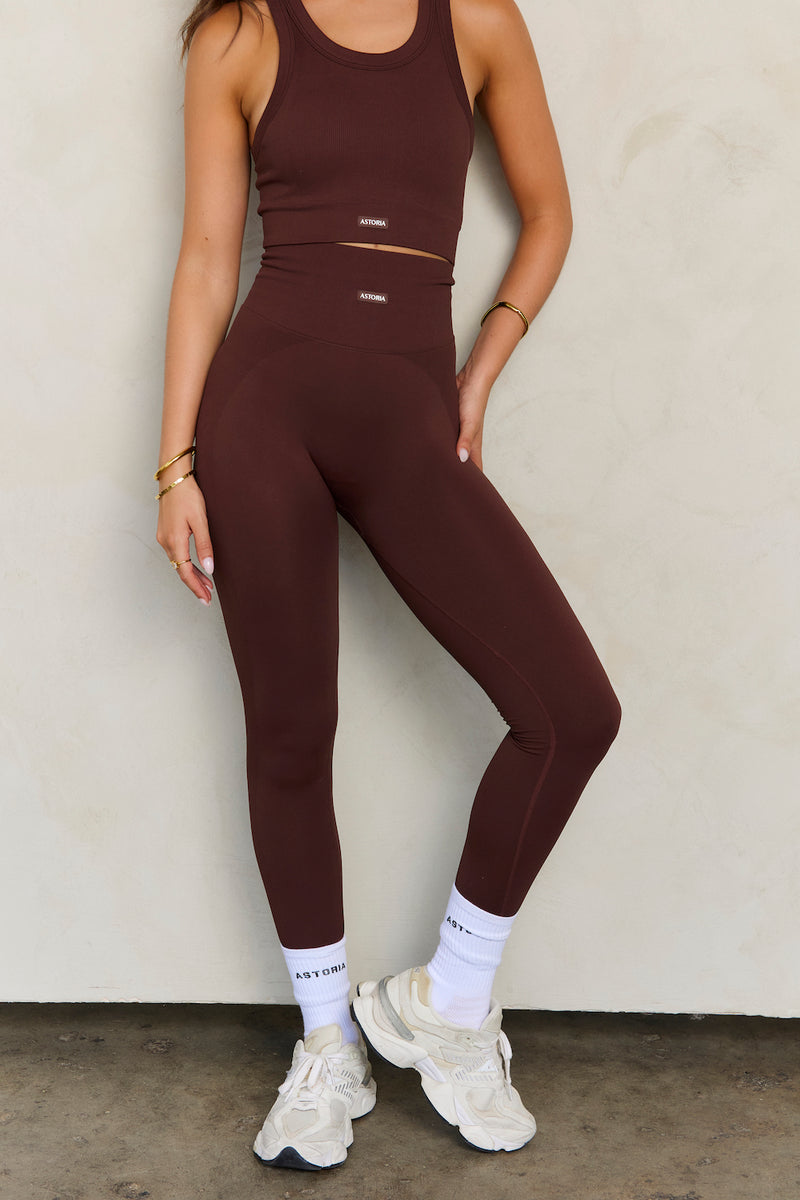 Astoria CONTOUR Ribbed Seamless Sports Crop - Espresso