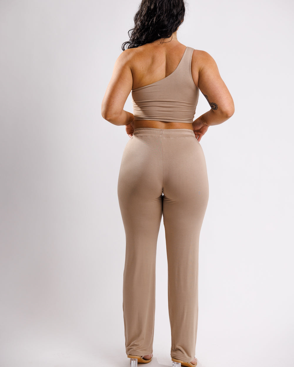 Astoria Luxe Lounge Crop - Beige